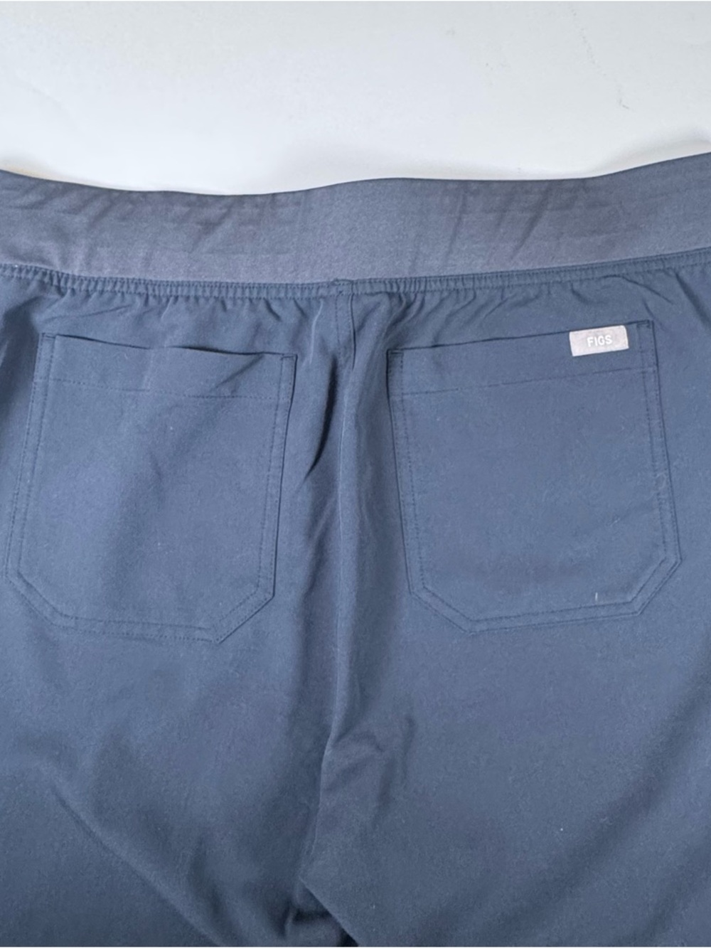 Figs Livingston Scrub Pant with Pink Drawstring - Size Large - Picture 5 of 8